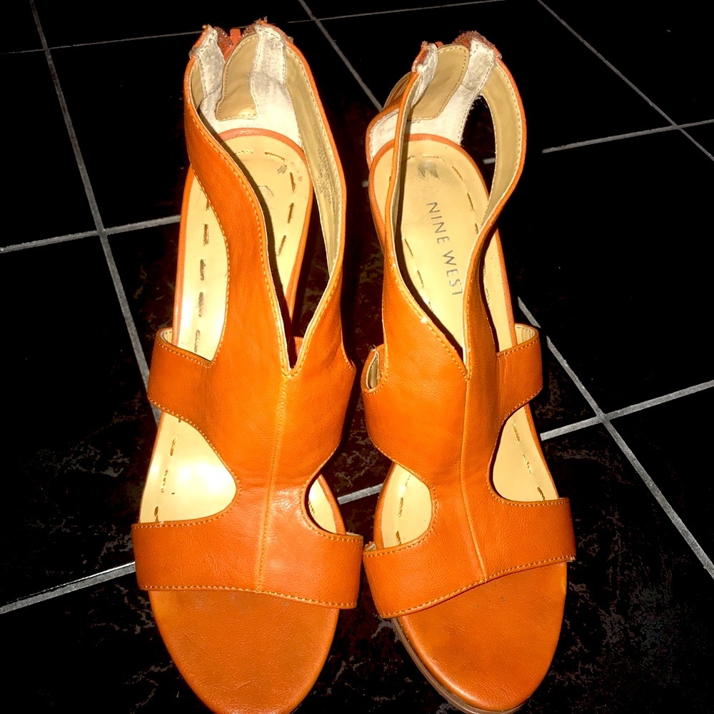 Nine West orange sandal